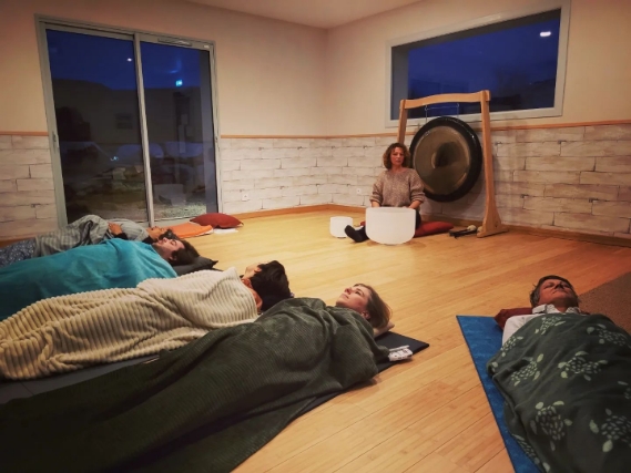 La Maison Des Praticiens Centre De Bien Etre Ambares Et Lagrave Slide Mobile